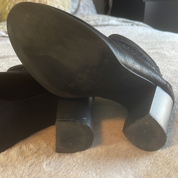 Women’s Apt. 9 Black Perforated High Heel Ankle Booties Boots; size 9.5 - Picture 5 of 10